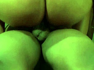 The cousin fucking her pussy with vibrator