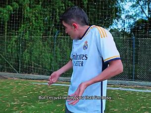 Virgin Stepsister's Tight Pussy Tempts Bodybuilder Neighbor