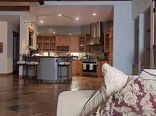 I made hotwife squirt and cum.