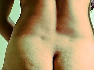 Viral videos of a hot desi teen girl.