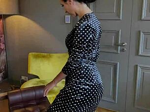 Hot psychologist gives sex therapy in doggystyle! 😏