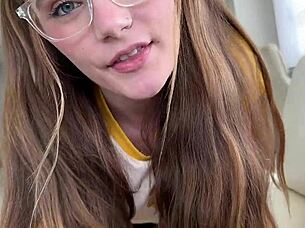 milf wakes up horny and uses her toy - fabidrumond.com.br