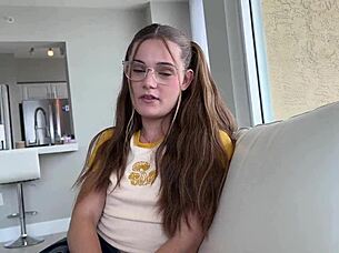 milf wakes up horny and uses her toy - fabidrumond.com.br