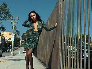 Failed Challenge Leads To Very Fast Cum During Blowjob On The Beach POV