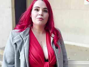 caught the curvy babe prostitute 😏