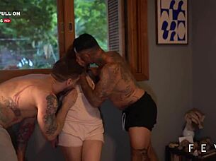 Novinha's Wild Threesome with Experienced Men Mr Velvet and Jhonny Gab