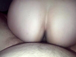 she masturbates while shaking her juicy ass in a group swingers session