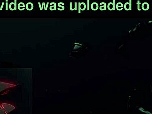 Γλείφω τον κώλο της μαύρης όρθια στο μπάνιο