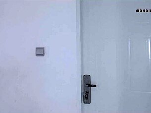 Repair Man Fixes Desperate Housewife's Pussy!