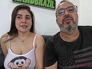 Curitibana Bia Rockefeller debütiert in Teds Villa