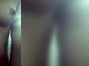 Natural tits and big pussy 18-year-old in homemade anal scene