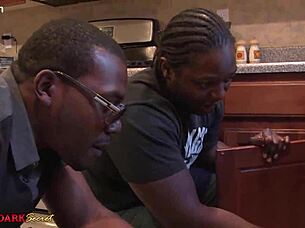 Does Jade call the plumbers for threesome?