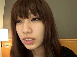 i'm hitomi mikazuki walking with remote vibe buzzing