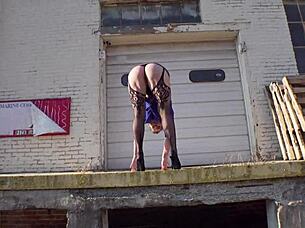 i'm a milf showing my asshole in skirt at the loading docks