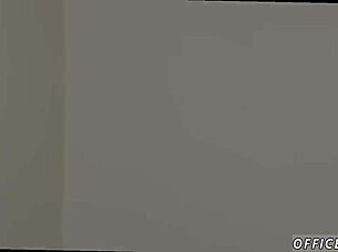 BLACK MEN FIST EACH OTHER WHILE GAY MAN EATS PUSSY!