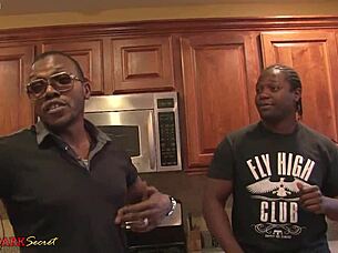 Does Jade call the plumbers for threesome?