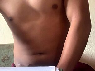 Maluma masturbates while analyzing a logic exercise