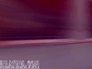 la hermanastra de mi vecina me pide que la folle sin condon dentro del jacuzzi.