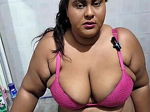 Madrasta � Fudida Na Cozinha Pelo Seu Enteado E Leva Muita Gozada - Stepmother Gets Fucked In The Kitchen By Her Stepson And Gets A Lot Of Cumshot