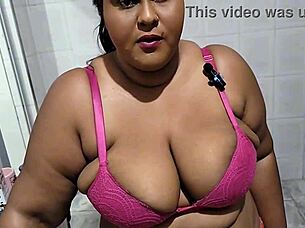 Madrasta � Fudida Na Cozinha Pelo Seu Enteado E Leva Muita Gozada - Stepmother Gets Fucked In The Kitchen By Her Stepson And Gets A Lot Of Cumshot