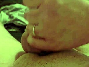 Does the sexy pretty cougar housewife Tsbxoda get her big white cock deep throated by Brandytopshelf to creampie?