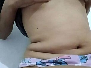 Young Babe's Leaked Self-Touch Video!