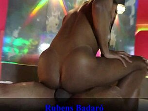 Arrombei o cuzinho da travesti com o pau maior que o meu video completo red sheer