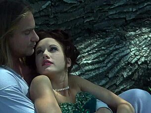 Taylor Rain dives into raw anal sex with hairy beaver 😈