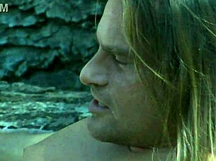 Taylor Rain dives into raw anal sex with hairy beaver 😈