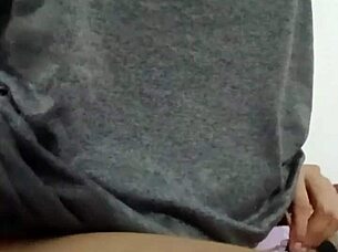 Young Babe's Leaked Self-Touch Video!