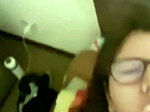 mi vecina latina chupona traga mi leche caliente en creampie amateur