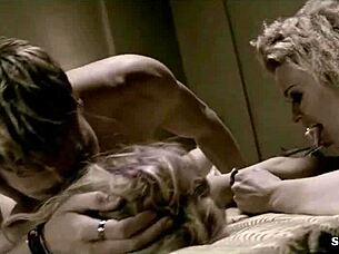 i'm obsessed with sarah paulson and lindsay pulsipher in american horror story