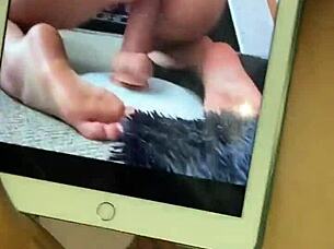 feeling the intense pleasure of muff diving in a homemade afternoon session with cock licking and cumshot close up