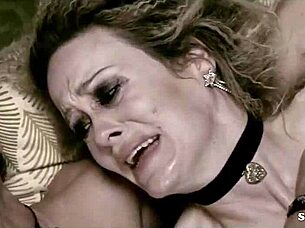 i'm obsessed with sarah paulson and lindsay pulsipher in american horror story