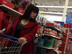 Hey, check out this candid mom shopping hidden in the store! 😎