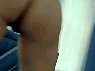 colombian girl in ecuador shares her story and invites messages