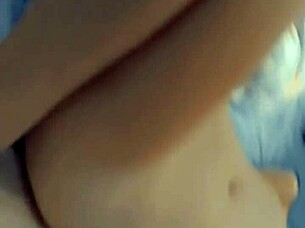 colombian girl in ecuador shares her story and invites messages