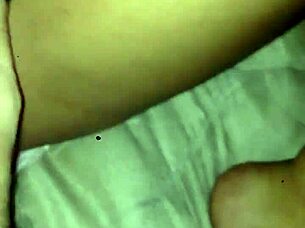 latina hermosa squirts intensely