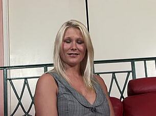 Bold Fingering of Curvy Milf Juliana Jolene's Shaved Pussy in Stockings