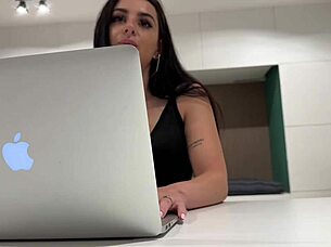 Almendra Gala's big ass gets pounded and jizzed in this amateur video