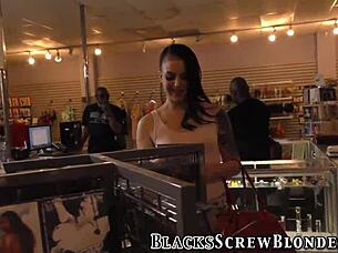 alt slut gets bbc gangbang with blowjobs and facials