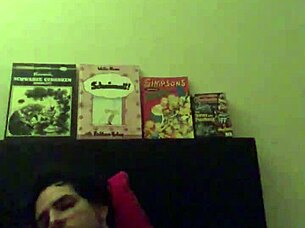 Watch Her Masturbate Hardcore on the Bed!