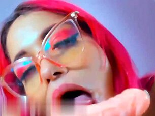 Horny lesbians kiss and lick pussy