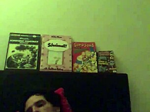 Watch Her Masturbate Hardcore on the Bed!