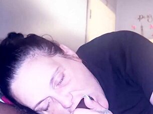 the midget gave a no-teeth magic gumjob, best head ever, nutted on her face by accident