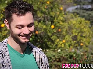 Cumshot for a teen’s pussy while outdoors