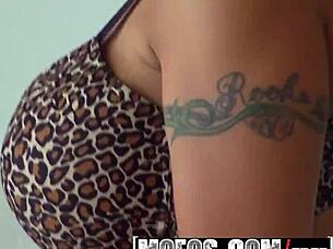 Candi Coxx stars in sudsy outdoor show and tell on Pervs on Patrol