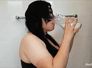 Kathy's deepthroat makes me puke 😵