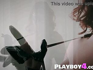 big tits latina la sirena 69 flaunts her perfect body posing in sexy leather lingerie! 😘