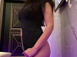 in the club i masturbaated my pussy in the toilet